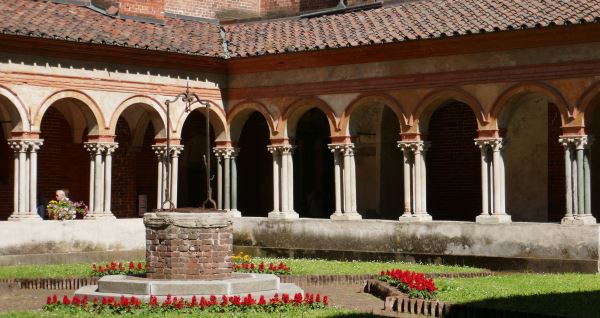 Il chiostro di Sant'Andrea di Vercelli 