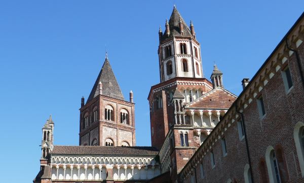 Sant'Andrea di Vercelli esterno