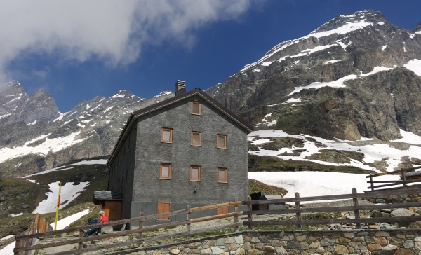 rifugio duca degli abruzzi cervino